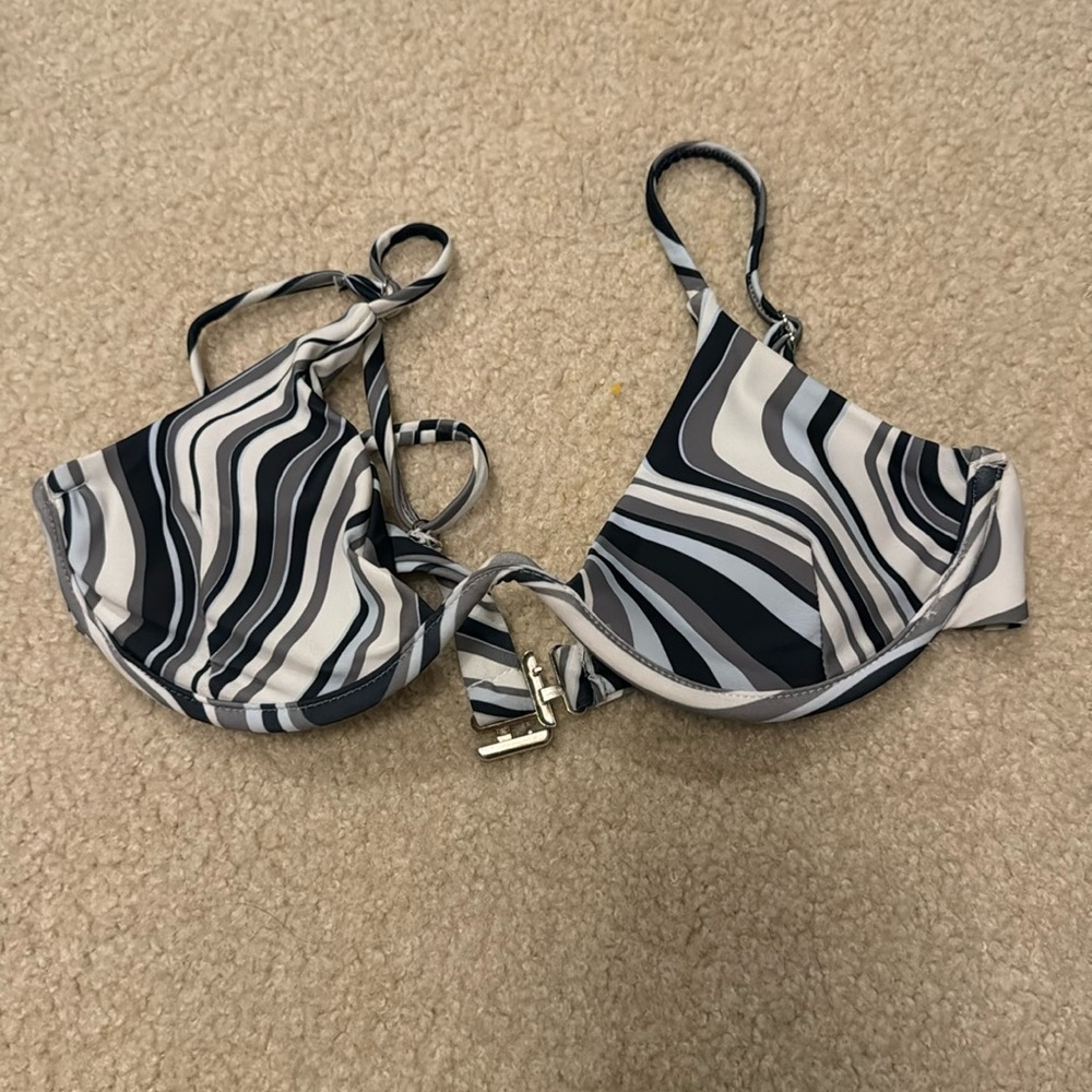 Size Xs striped underwire swim top
